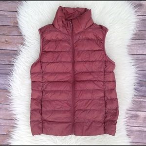 UniQlo gorgeous ultra light down puffed vest NWOT